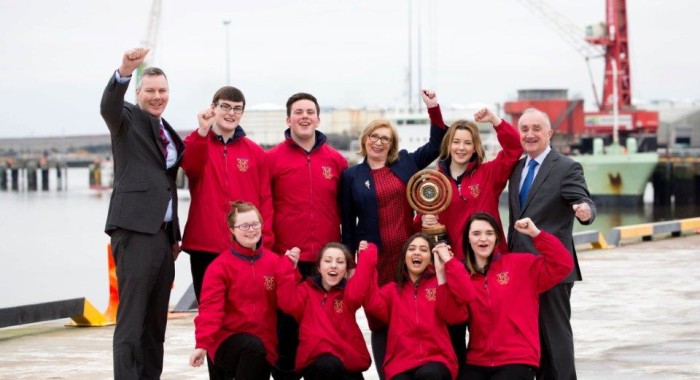 Minister Jan O'Sullivan presents school awards for Shannon Estuary competition