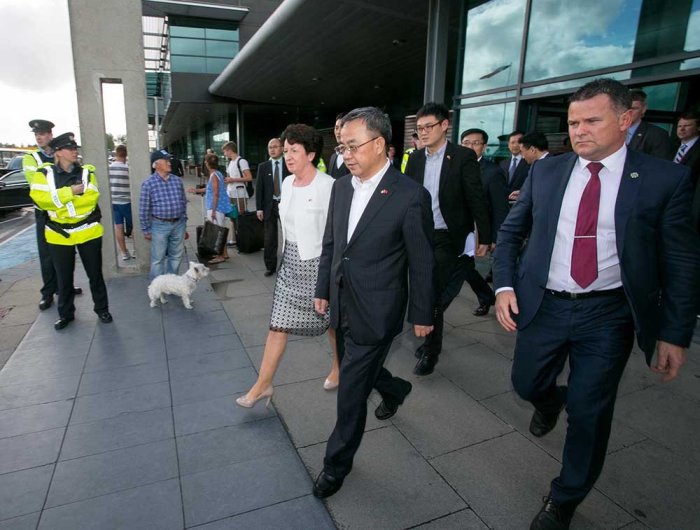 Leading Chinese politician holds trade meeting with business representatives in Shannon