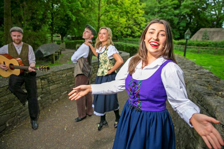 New Céilí in the Kitchen show cooks up a storm at Bunratty Castle and Folk Park